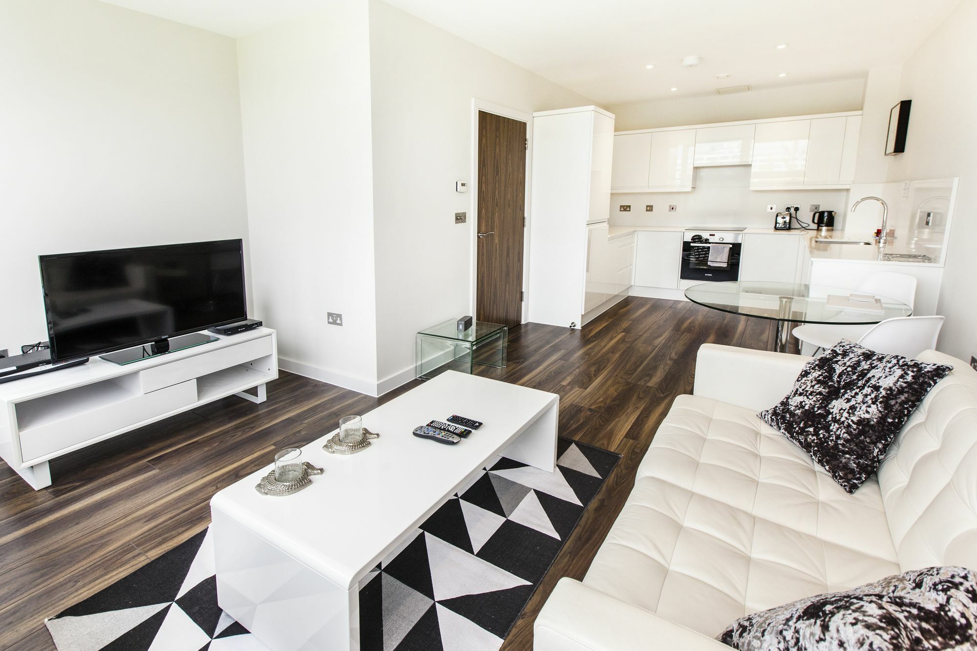 City Stay Apartments - Centro Milton Keynes Buitenkant foto